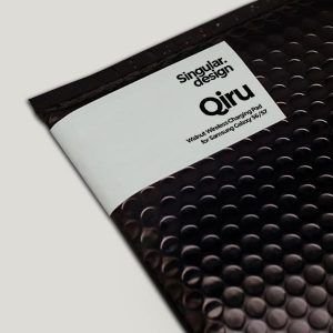 Cargador QI de madera de nogal